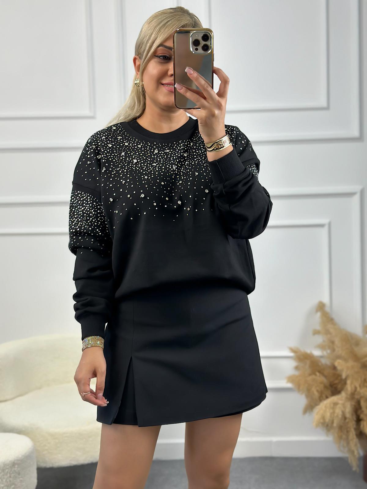 Yaka Kısmı Taş Detaylı Sweatshirt SİYAH