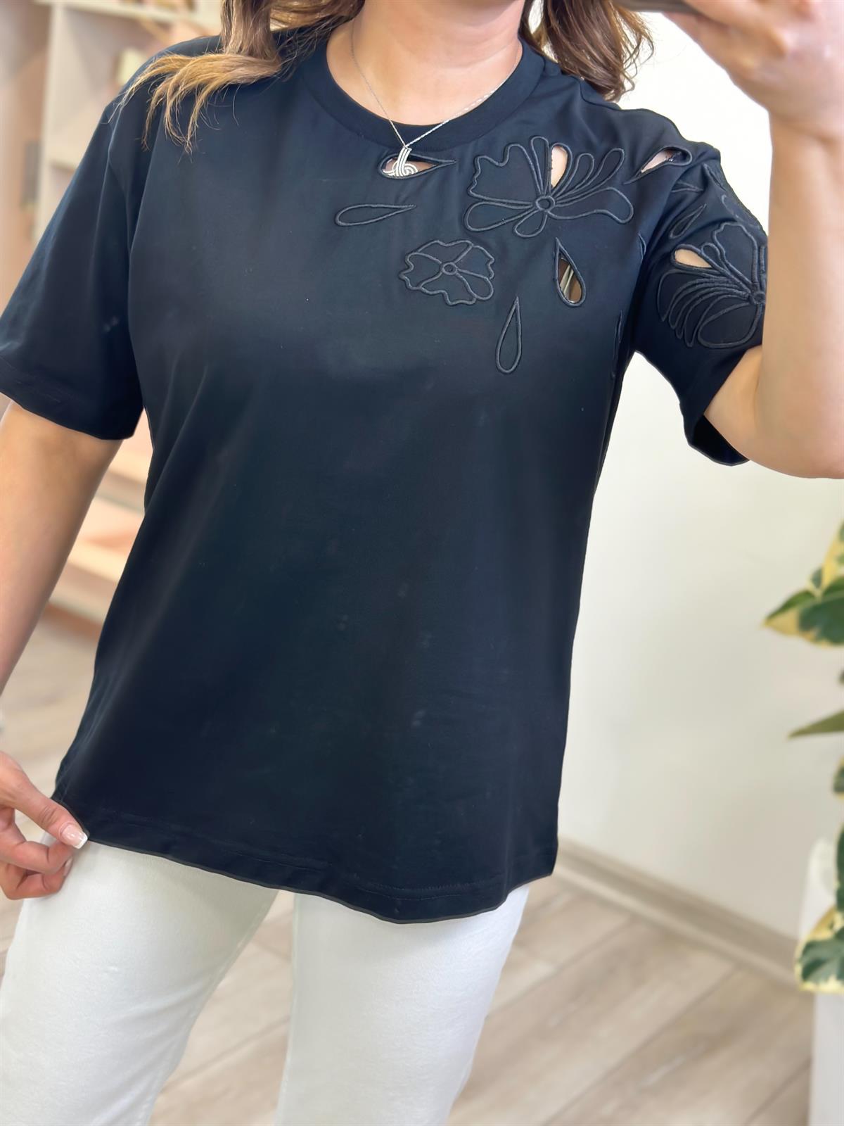 Yan Kol Nakış Detay T-shirt SİYAH