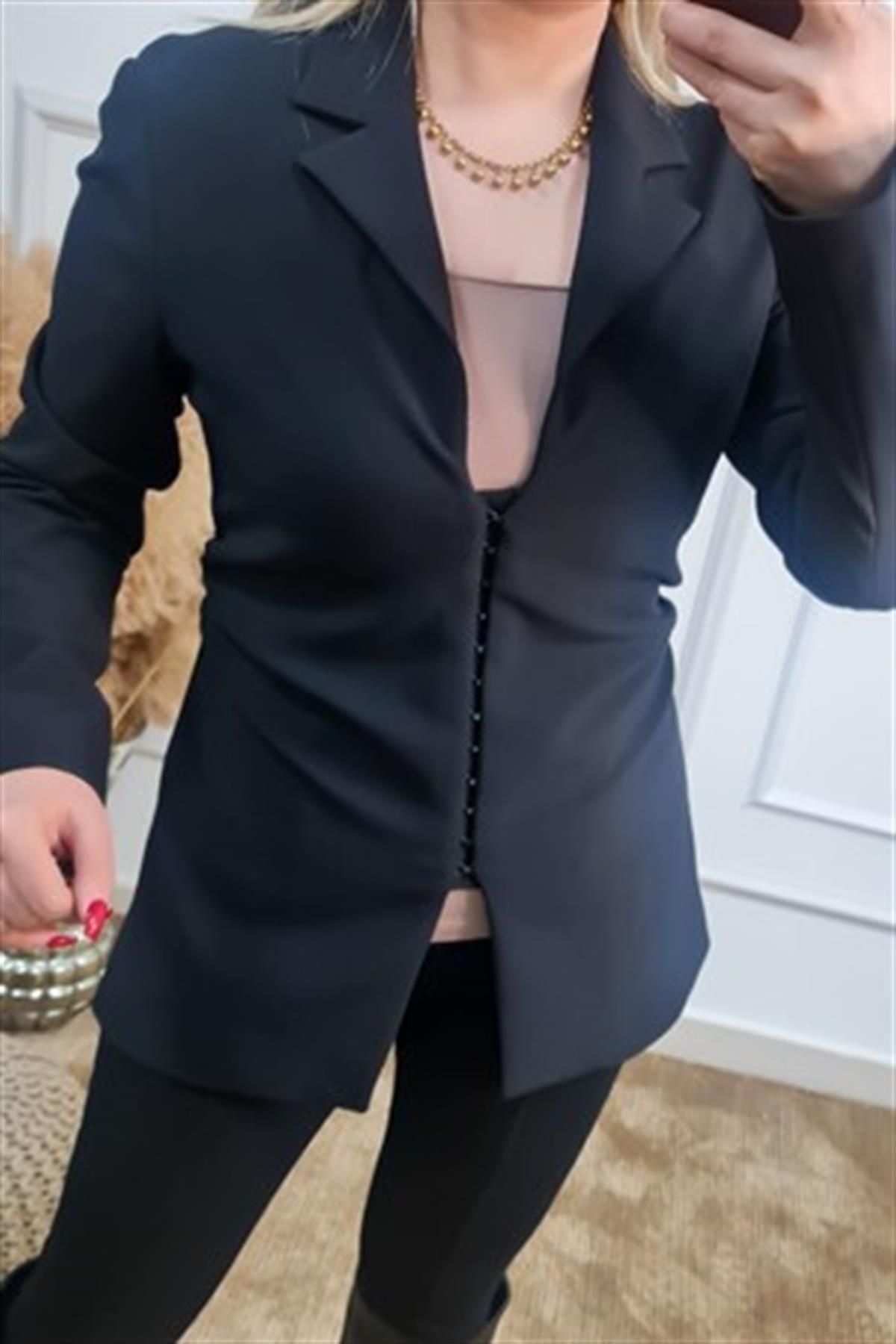 Yanları Büzgülü Fit Kesim Ceket SİYAH
