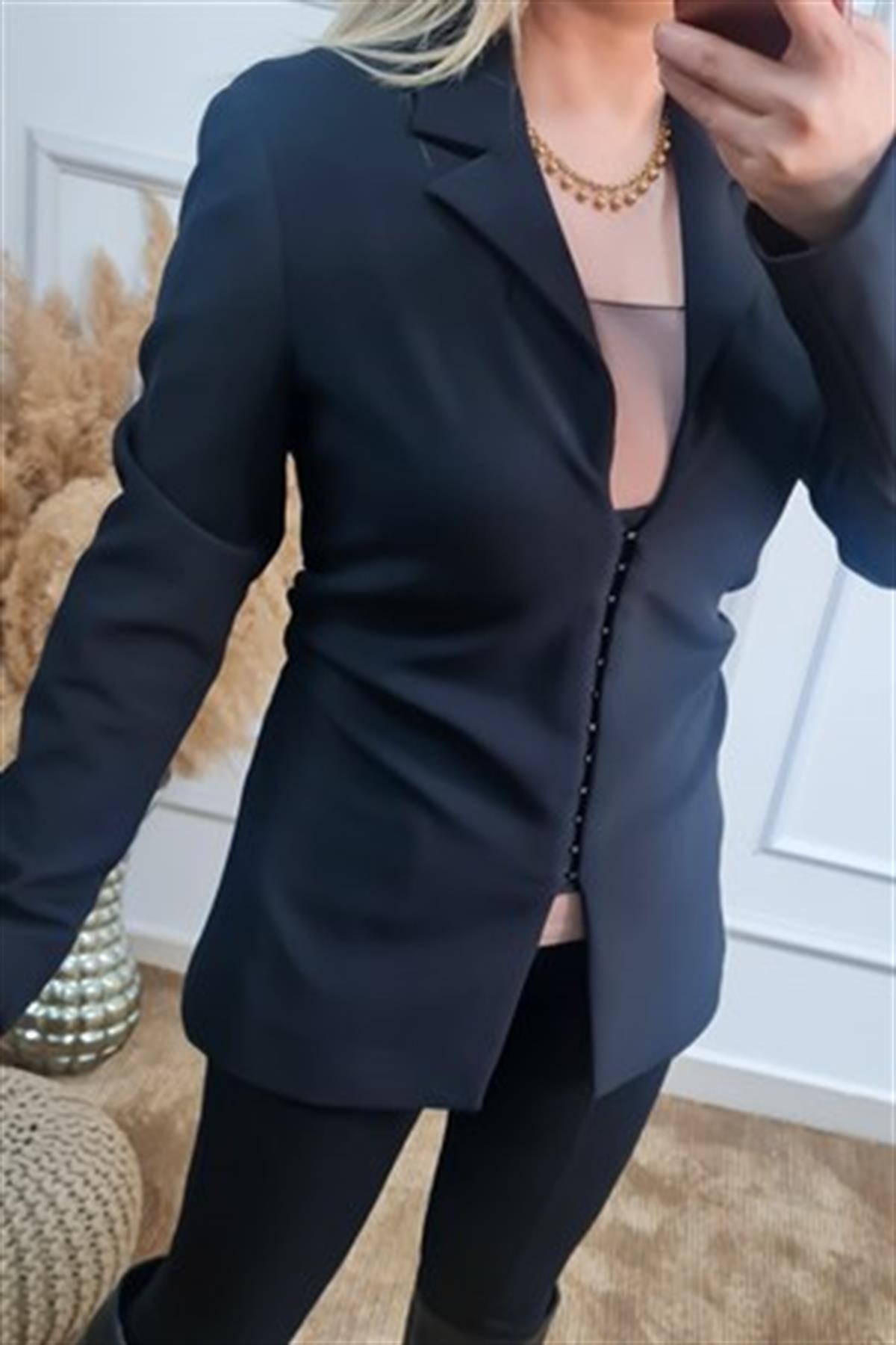 Yanları Büzgülü Fit Kesim Ceket SİYAH