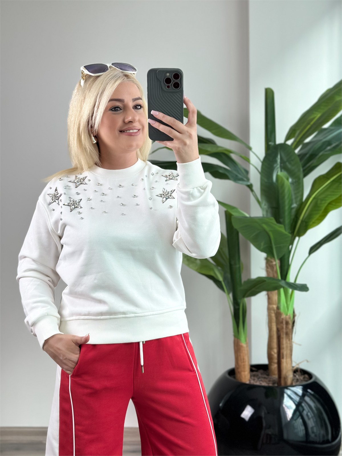 Yıldız Serpme Taş Detaylı Sweatshirt BEYAZ