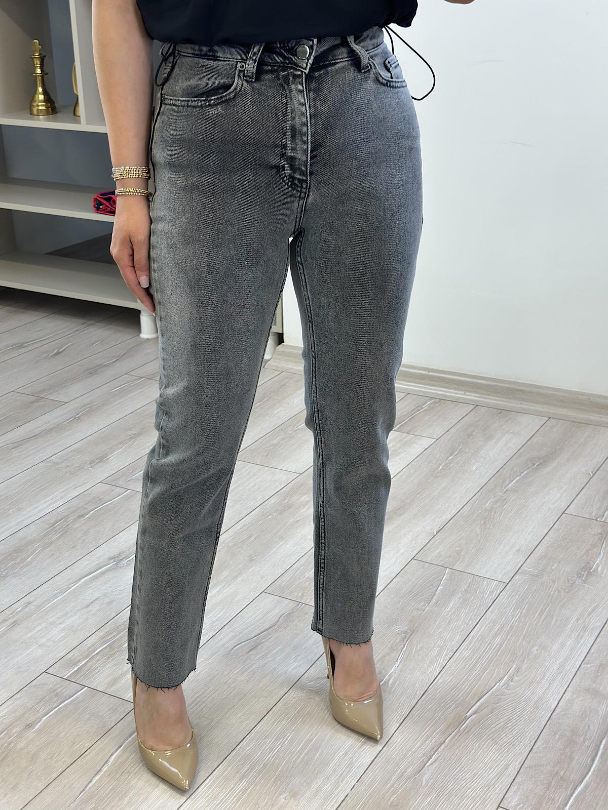 Yüksek Bel Likralı Toparlayıcı Paçası Kesik Fit Mom Jean GRİ