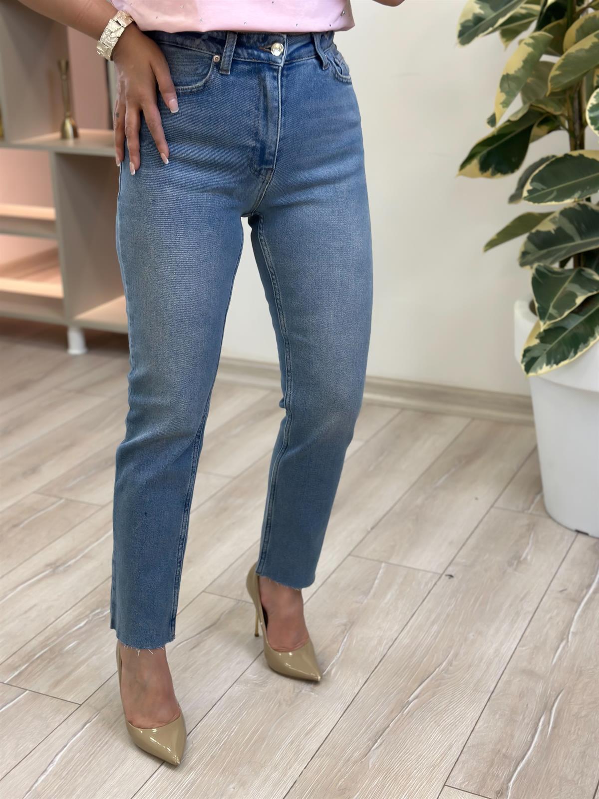 Yüksek Bel Likralı Toparlayıcı Paçası Kesik Fit Mom Jean AÇIK MAVİ