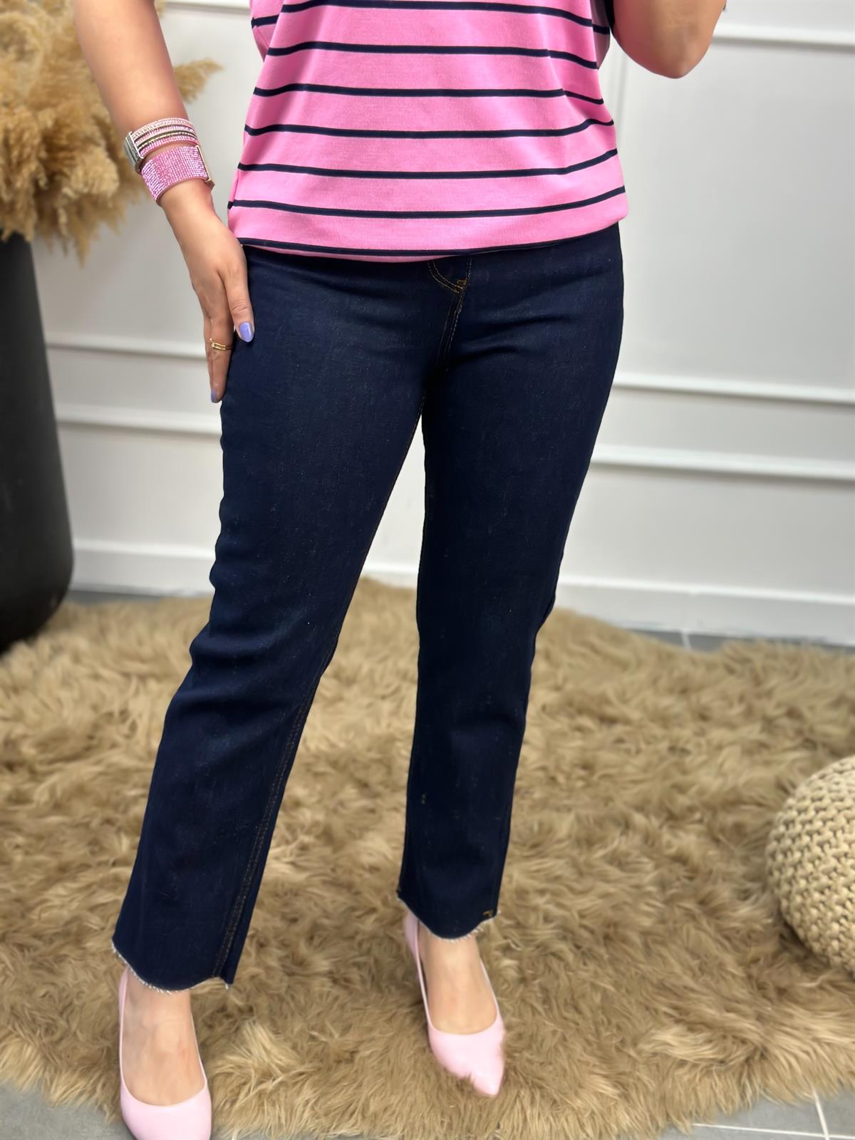 Yüksek Bel Paçası Kesik Orjinal Fit Mom LARCİVET