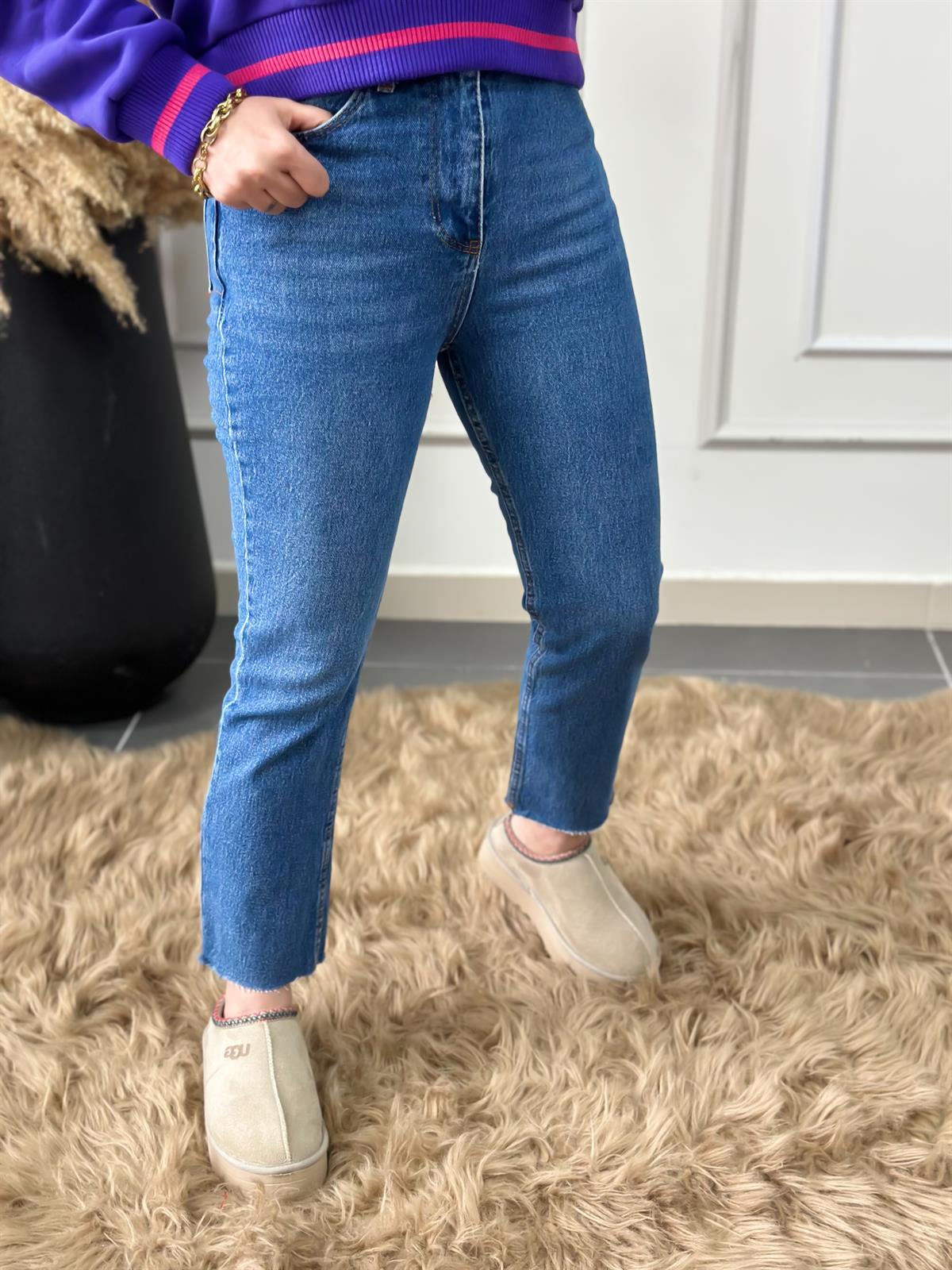 Yüksek Bel Paçası Kesik Orjinal Fit Mom MAVİ