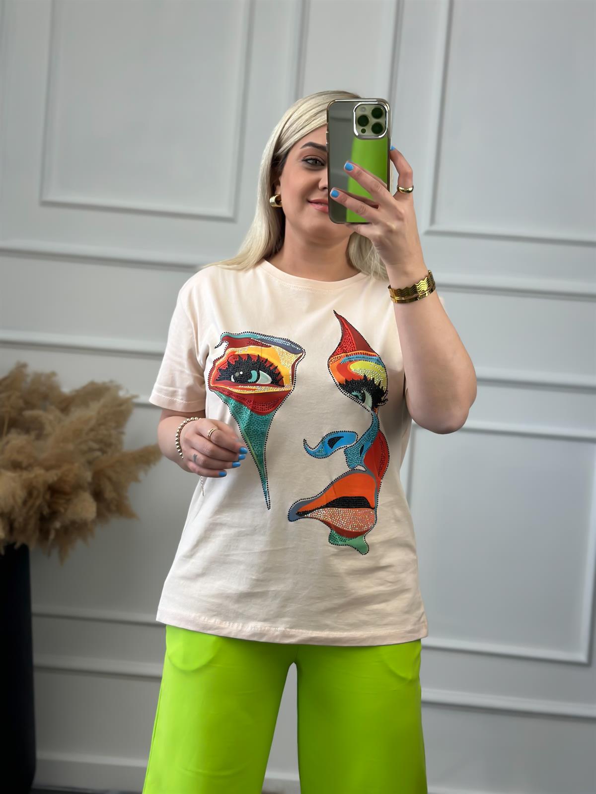 Yüz Baskılı Taş İşlemeli Bisiklet Yaka Tshirt BEJ