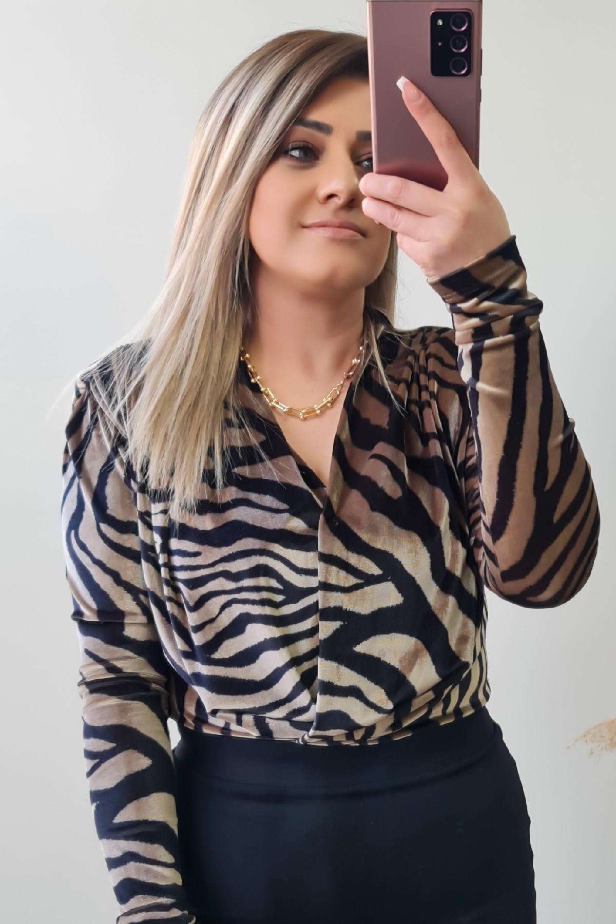 Zebra Desen Vatkalı Zıbınlı Bluz BEJ