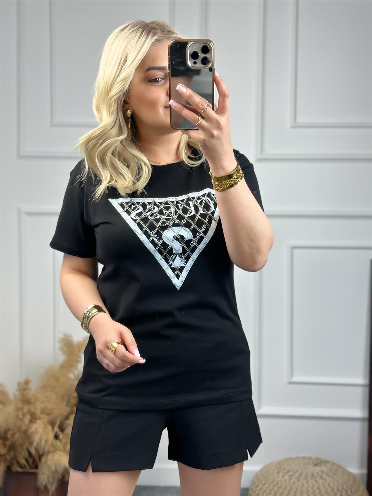 Zincirli Yazı Baskılı Tshirt SİYAH