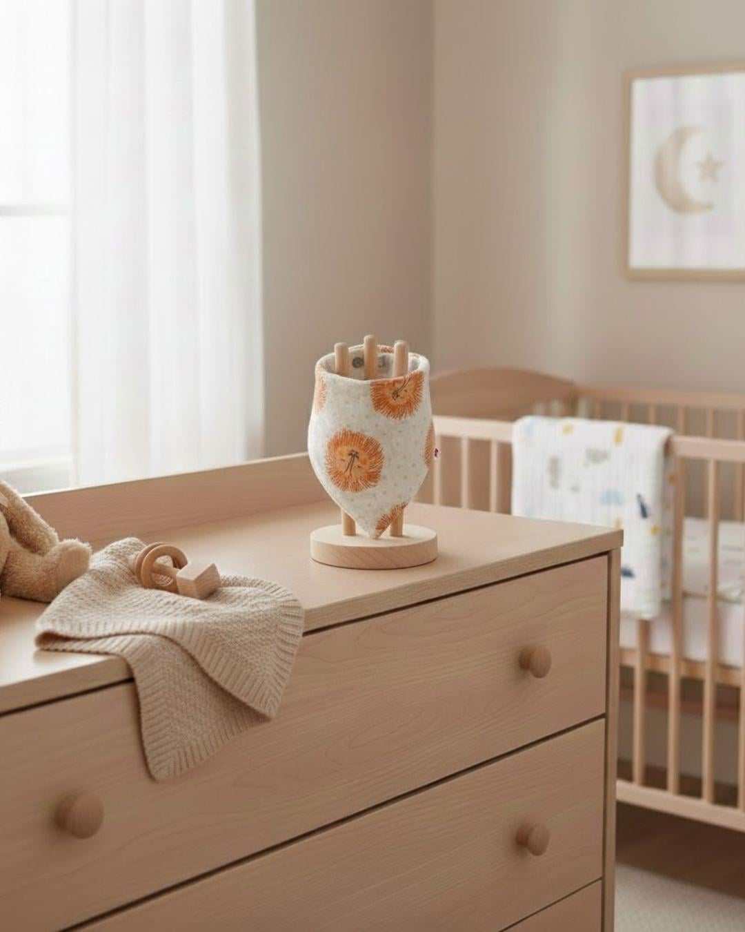 Reyo Beberotti Müslin Önlük Fular Aslanlı