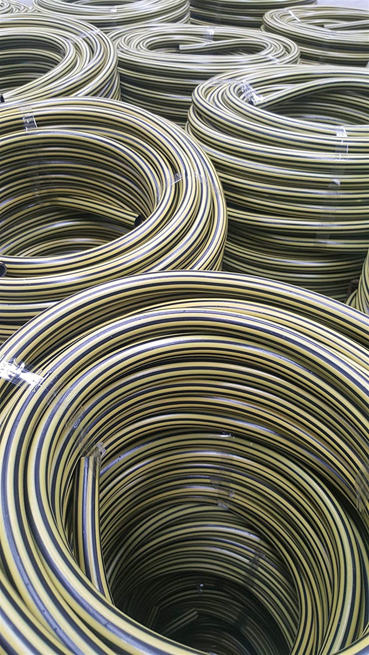 1/2 Yarımparmak Takviyeli Kalın Bahçe Sulama Hortumu