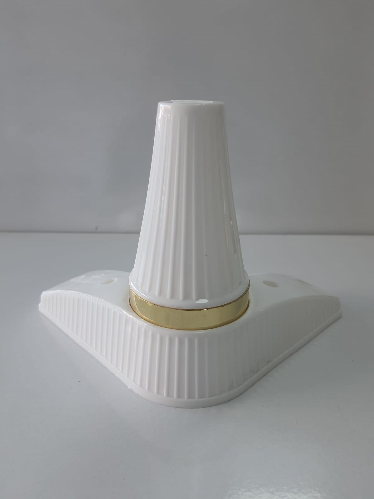 Liz 14cm Line Kulaklı Plastik Mobilya Ayak 