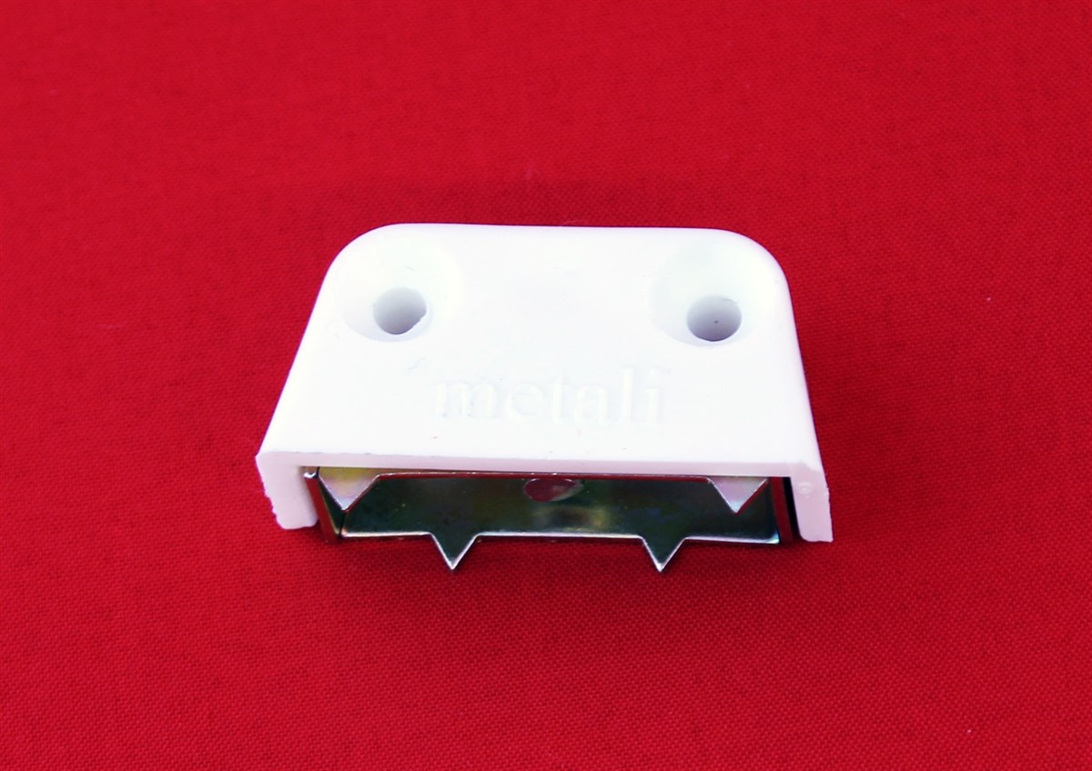 Metali 2004 Plastik Tırnaklı Çektirme (Trosa)