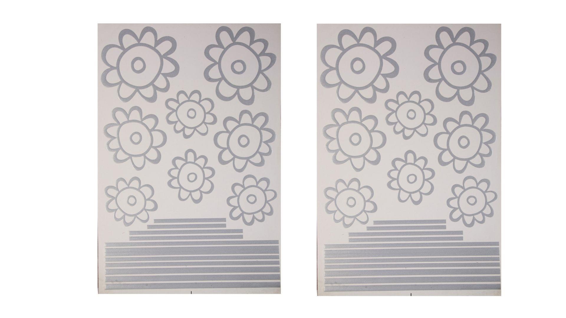 2 Adet Defter Sticker,Laptop Sticker  Gri Papatyalı  Pvc 48X33X0,5Cm