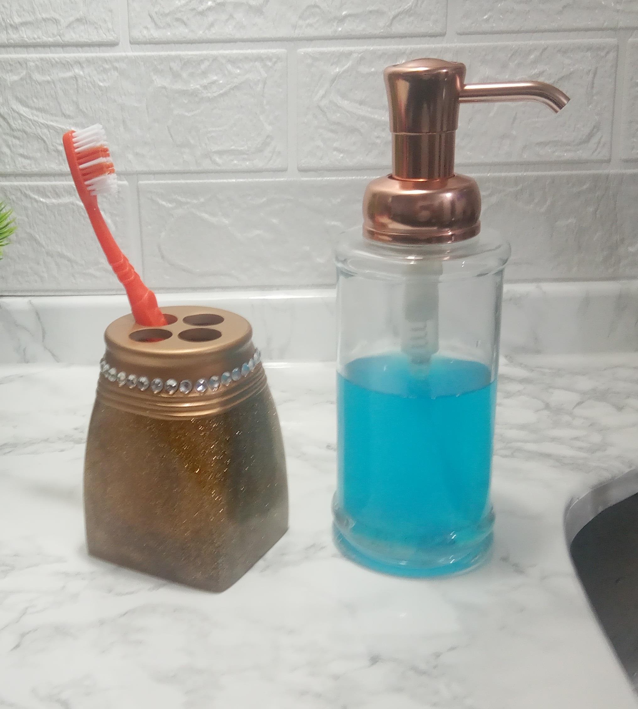 Cam Sıvı Sabunluk Ve Taşlı Altın Diş Fırçalık 2 Li Banyo Seti