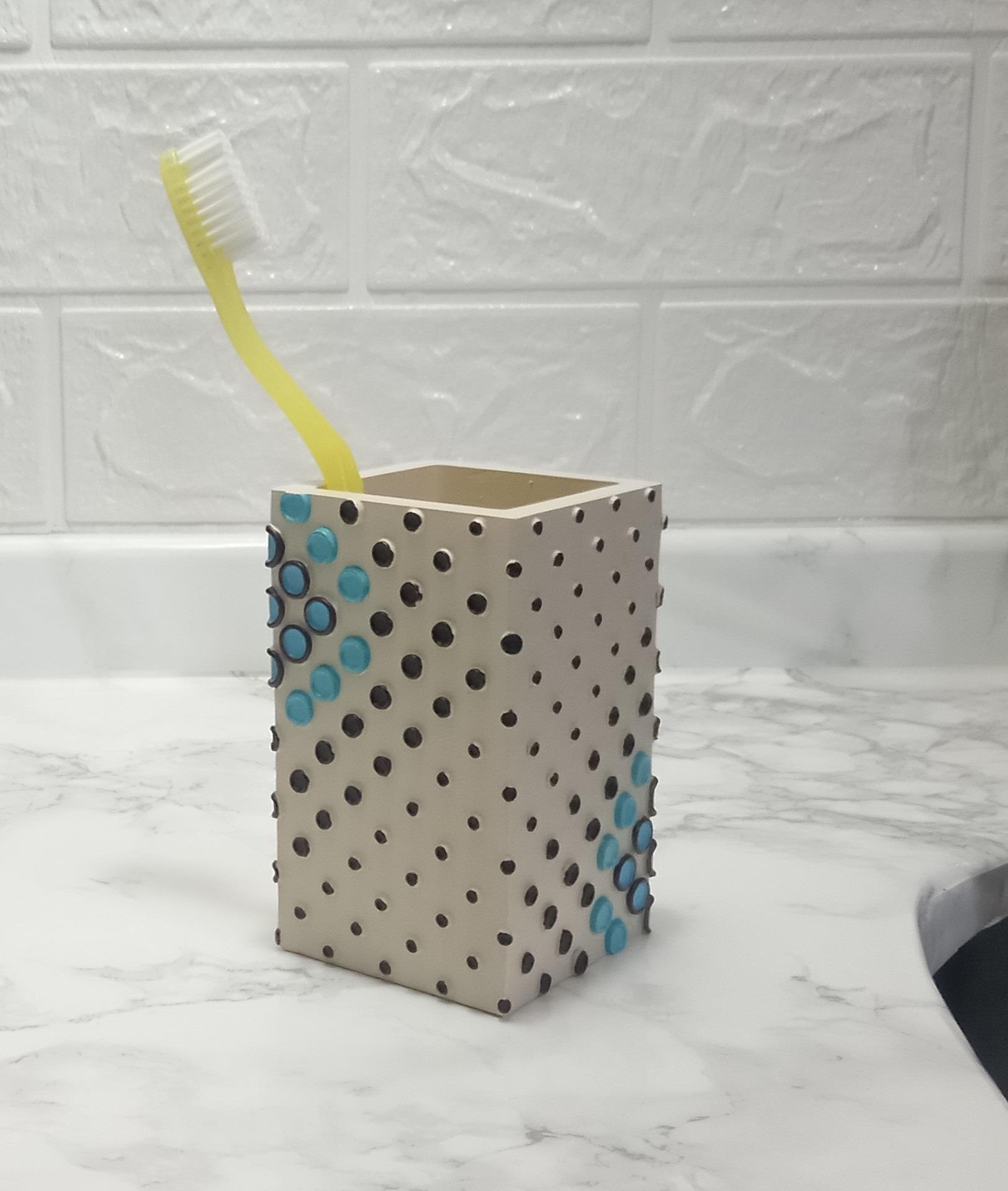 Diş Fırçalık Ve Macun Kabi Puanlı 6x6x10cm 200ml