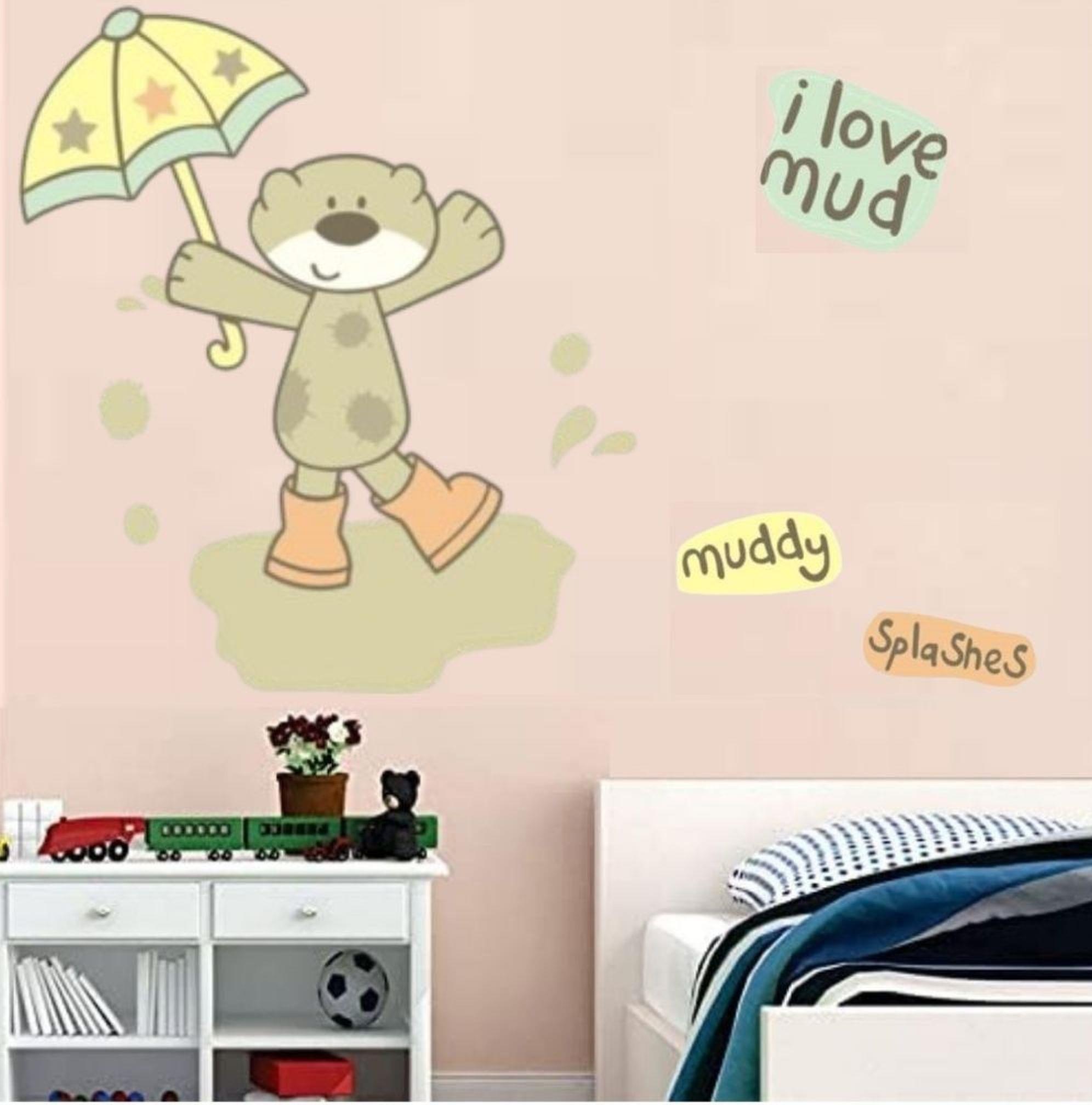Duvar Süsü (Sticker) Çamurlu Ayı Desenli Pvc 70x50x0,5cm