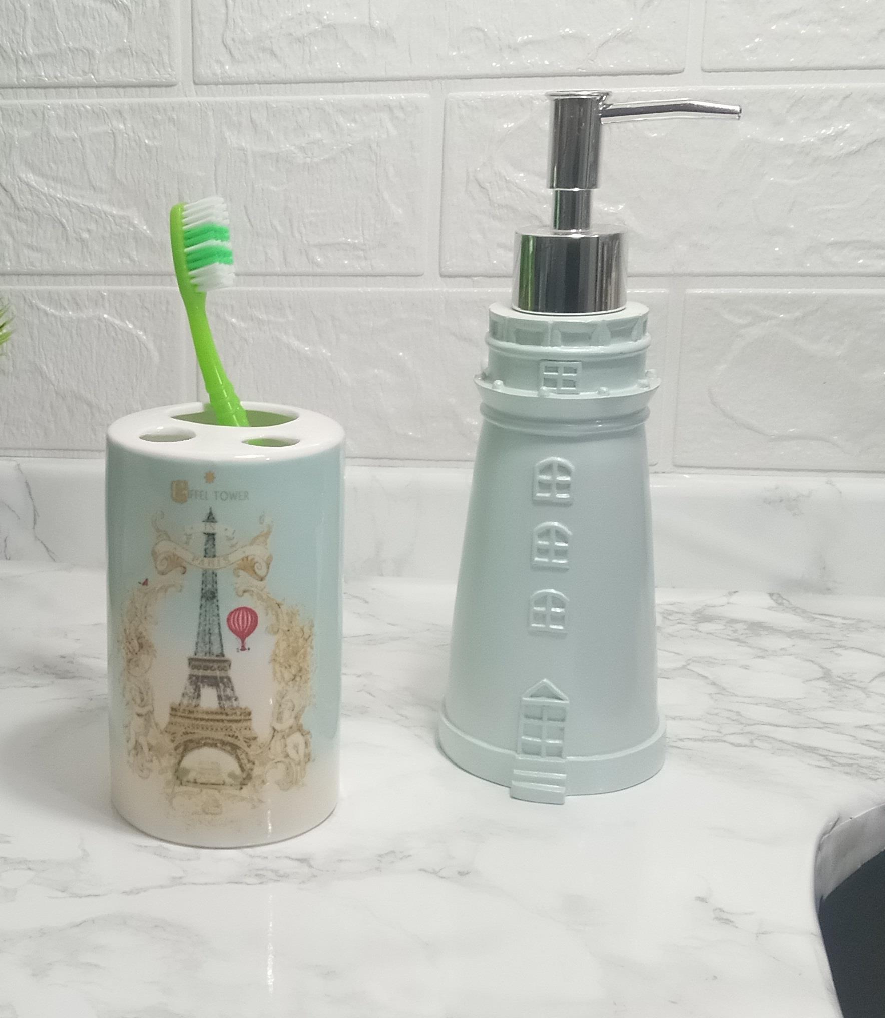 Sıvı Sabunluk Ve Diş Fırçalık 2 Li Banyo Seti,Deniz Feneri Ve Paris