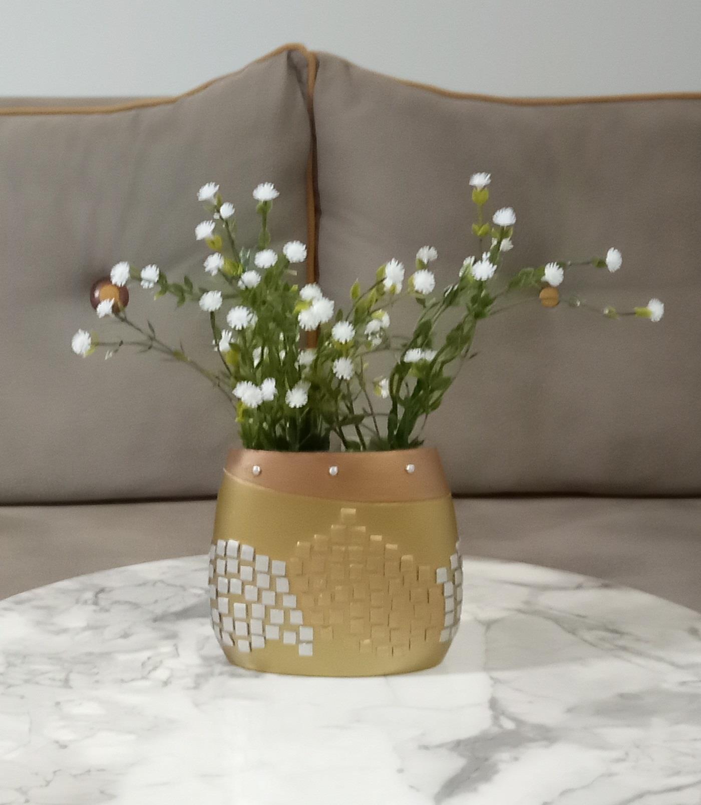 Vazoda Çiçek,Beyaz Yapay Çiçek,Vazo Dekoratif Altın Mozaik Poliresin 10X15X5Cm 