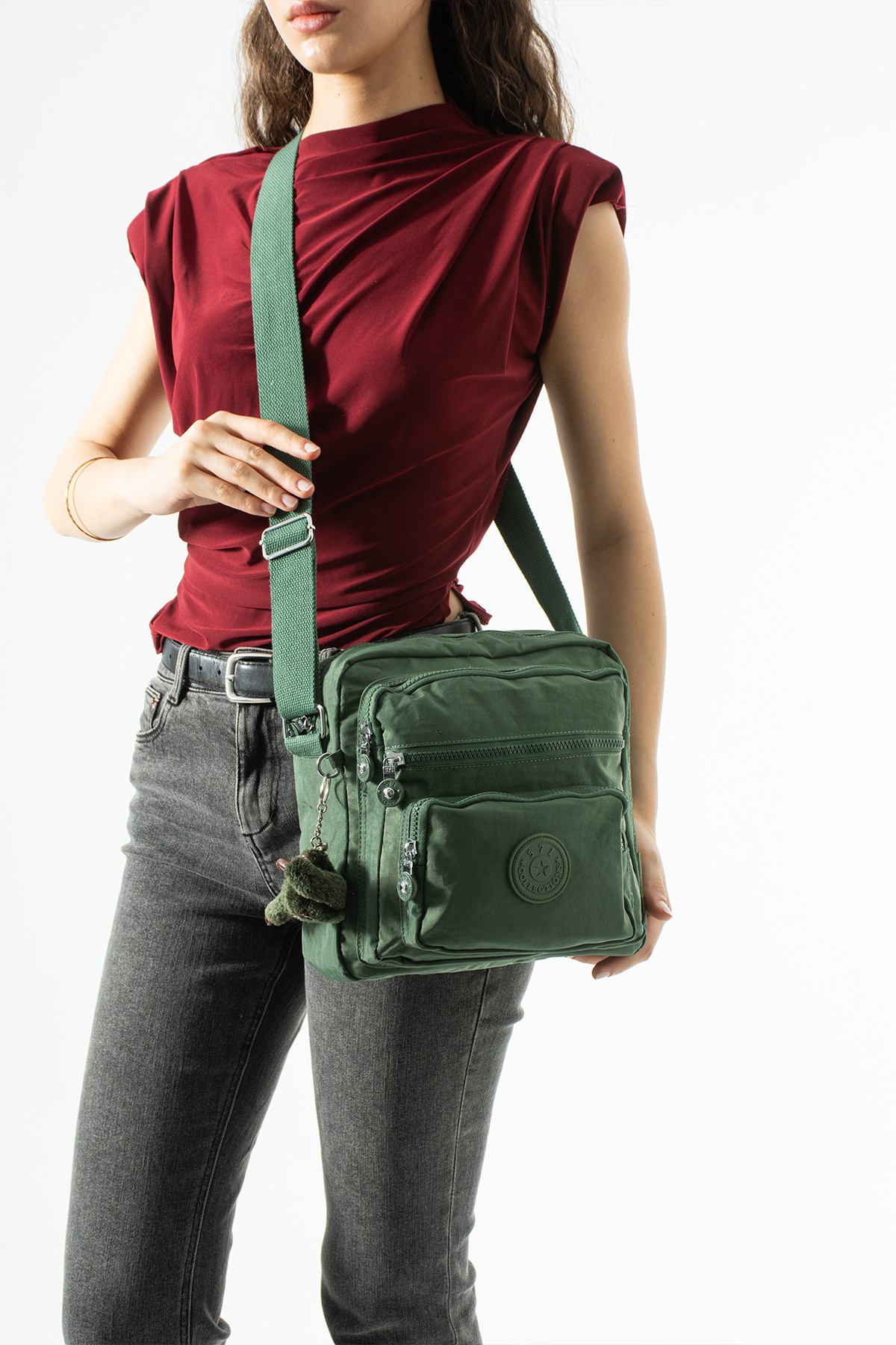 Ultra hafif, çok cepli , çok bölmeli Çapraz askılı Postacı çanta (spor, seyahat, gündelik ) Yeşil Model: 571-6U