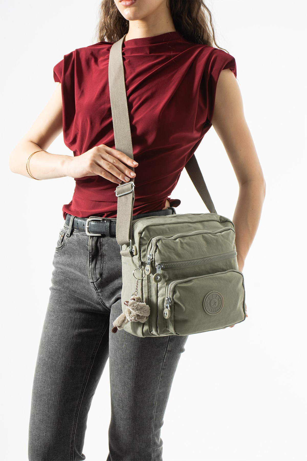 Ultra hafif, çok cepli , çok bölmeli Çapraz askılı Postacı çanta (spor, seyahat, gündelik ) Vizon Model: 571-6U