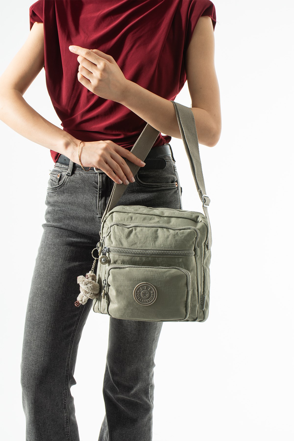 Ultra hafif, çok cepli , çok bölmeli Çapraz askılı Postacı çanta (spor, seyahat, gündelik ) Vizon Model: 571-6U