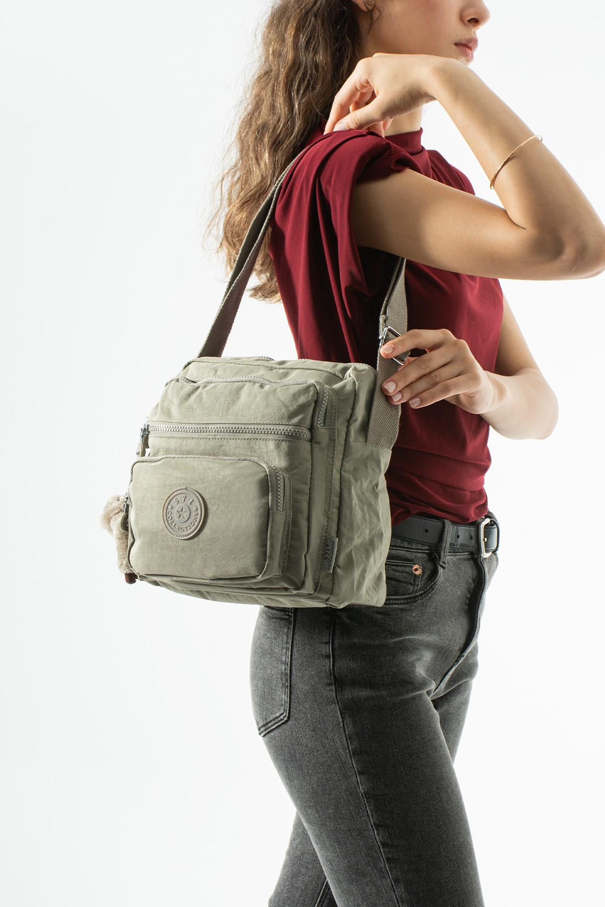 Ultra hafif, çok cepli , çok bölmeli Çapraz askılı Postacı çanta (spor, seyahat, gündelik ) Vizon Model: 571-6U