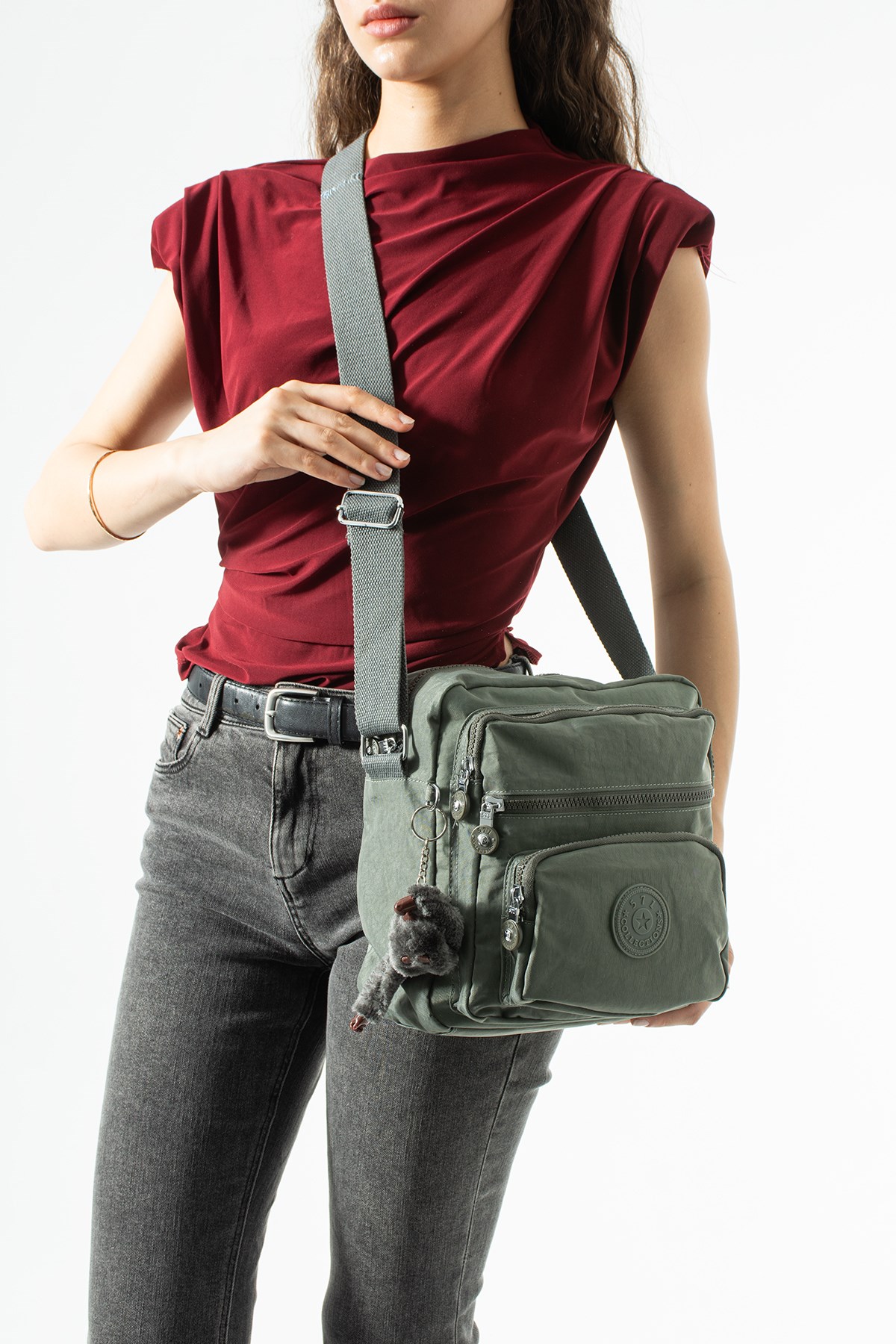 Ultra hafif, çok cepli , çok bölmeli Çapraz askılı Postacı çanta (spor, seyahat, gündelik ) Gri Model: 571-6U