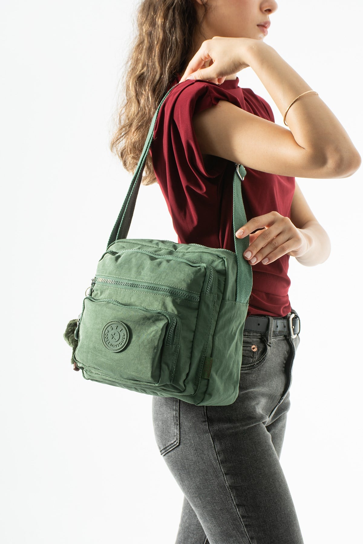 Ultra hafif, çok cepli , çok bölmeli Çapraz askılı Postacı çanta (spor, seyahat, gündelik ) Yeşil Model: 571-6U