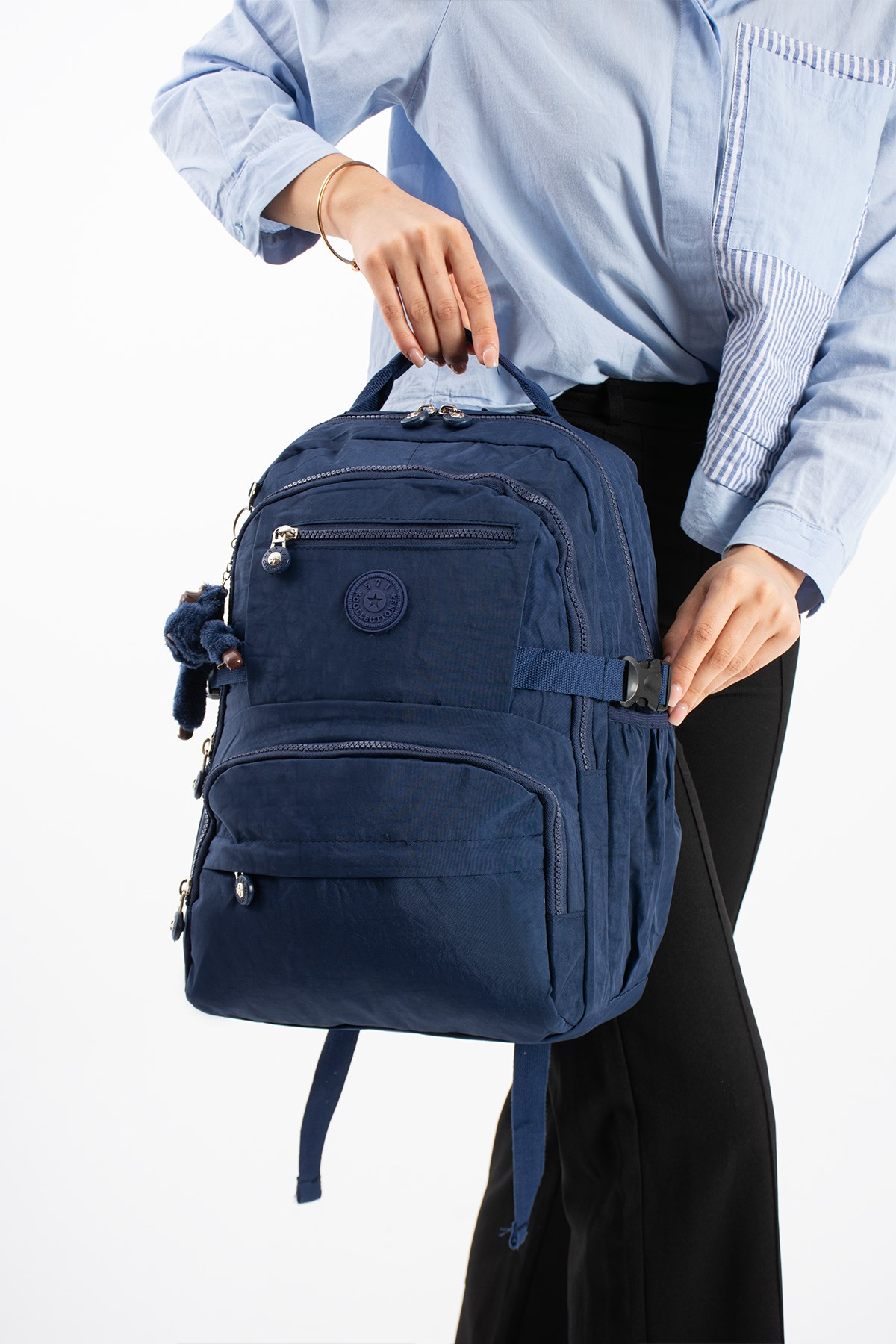 Ultra Hafif Çok Cepli Orta Boy Sırt Çantası Lacivert Model: (571-3R)