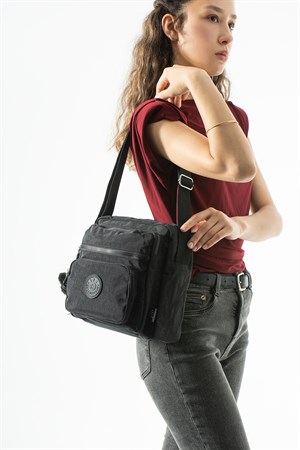 Ultra hafif, çok cepli , çok bölmeli Çapraz askılı Postacı çanta (spor, seyahat, gündelik ) Siyah Model: 571-6U