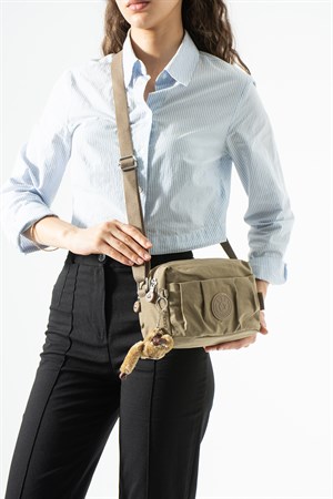 Çapraz Askılı Ultra Hafif Çok Cepli Omuz Çantası Kahverengi Model: (571-7M)