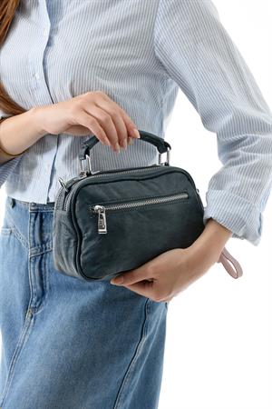 İki Fonksiyonlu Metal Basmalı Suni Deri Omuz Çantası Mavi (Model: 571-13-17H) 