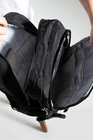 Ultra Hafif Çok Cepli Su Geçirmez Sırt Çantası Unisex Siyah (Model: 571-1K)
