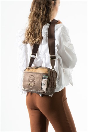 Ventis Amazing Vintage Kadın Omuz Çantası Çok Bölmeli Desenli Tasarım Kapitone Kahverengi Model: 571-21B