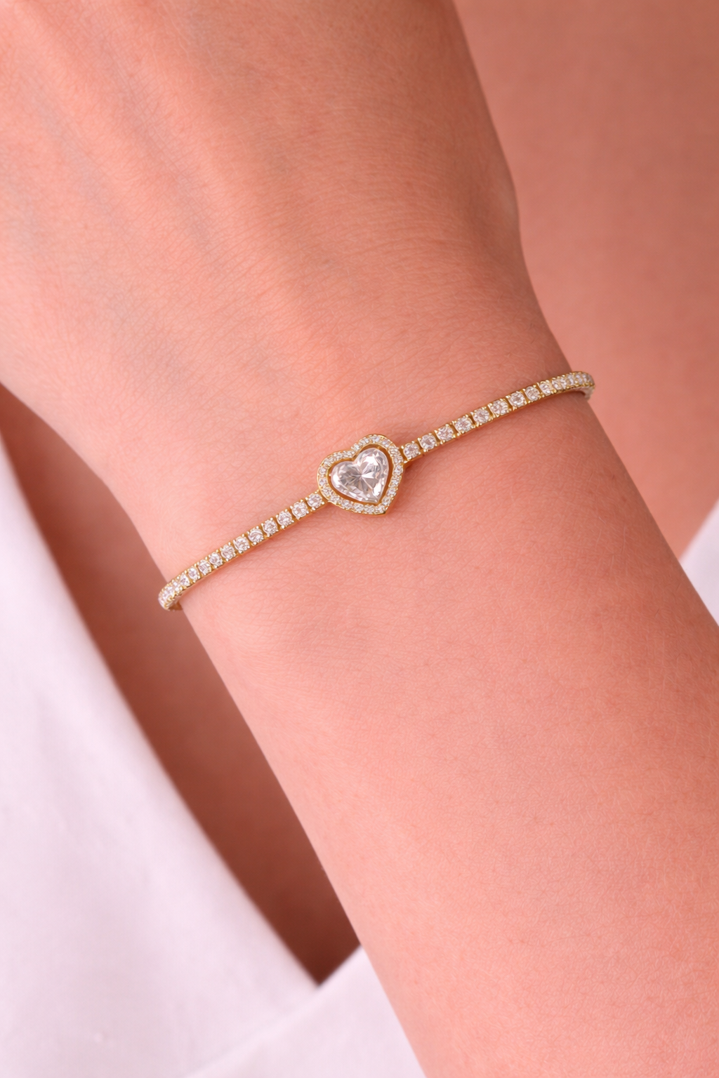 Kalp Tasarım Tek Taş Çelik Bileklik