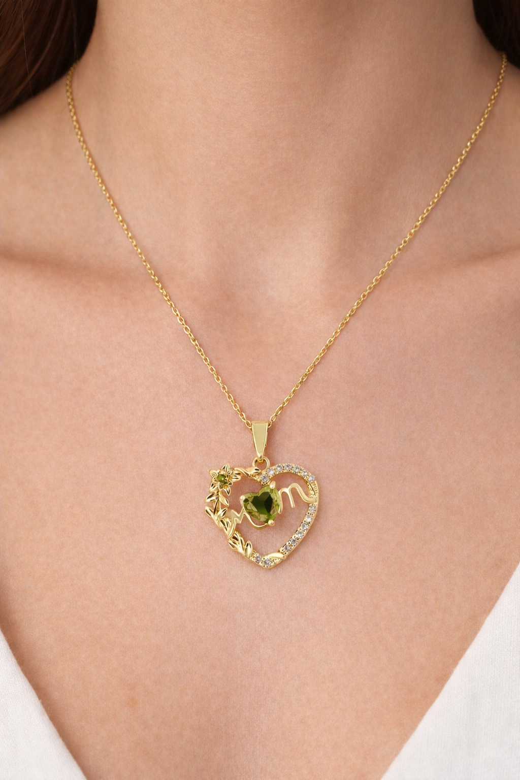 M Harfli Kalp Detaylı Çelik Kolye