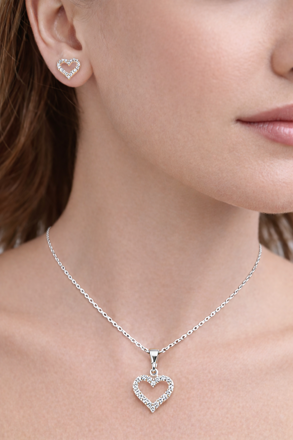 Kalp Detaylı Çelik Takı Set