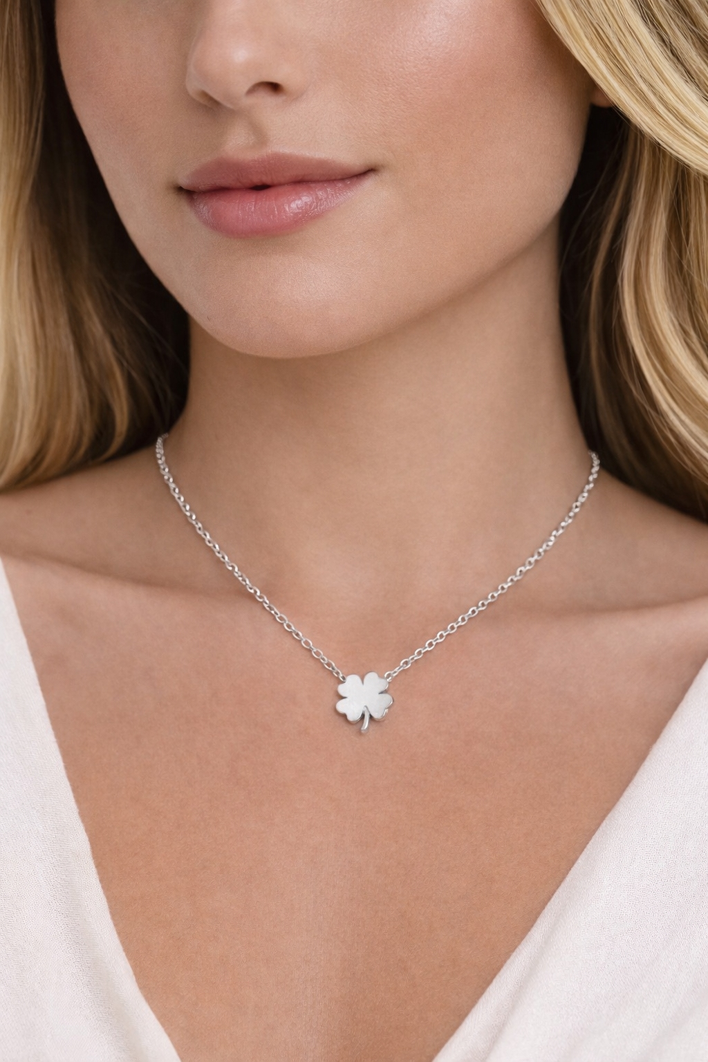 925 Ayar Gümüş Yonca Kolye