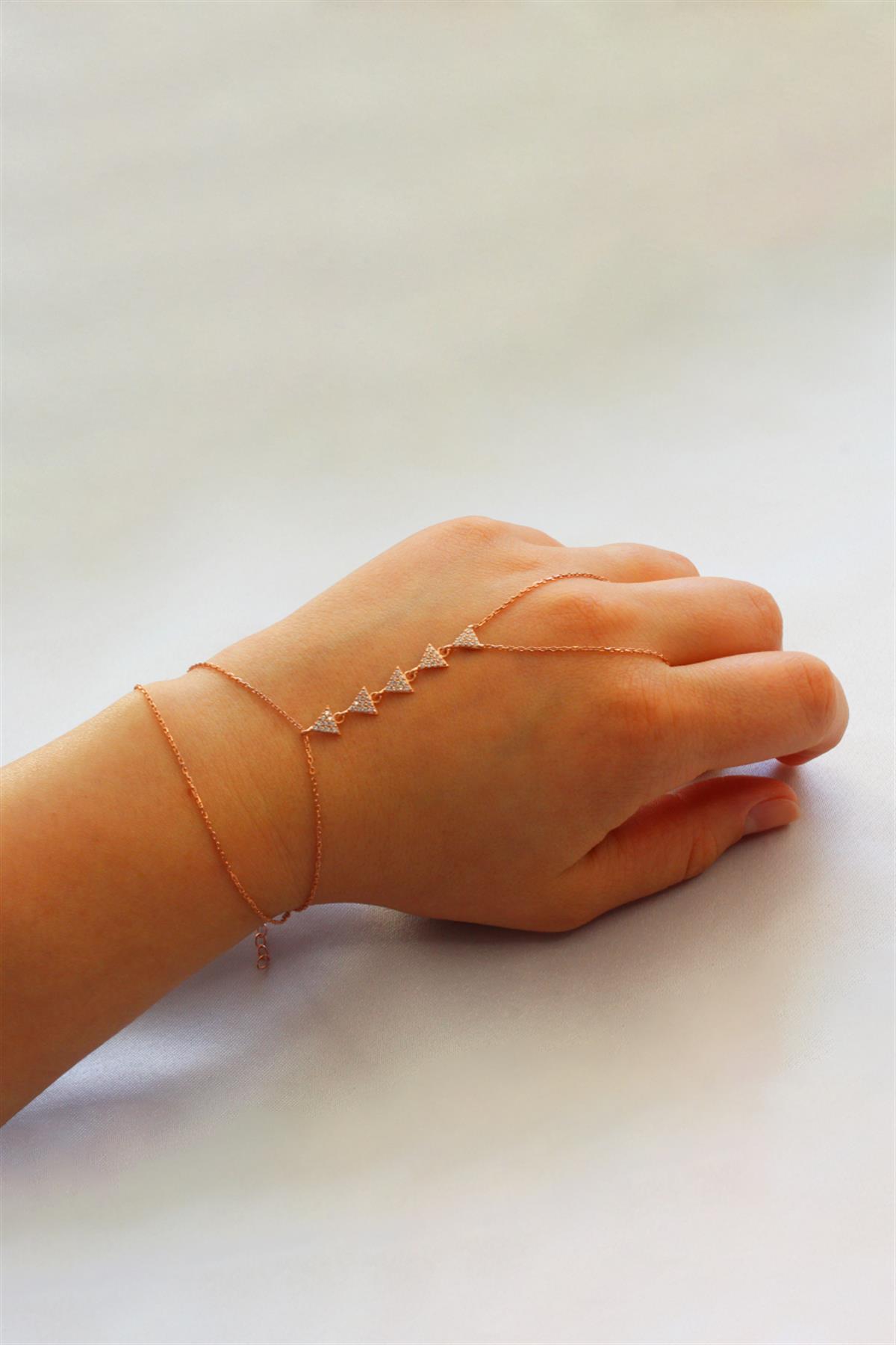 925 Ayar Gümüş Üçgen Detay Şahmeran