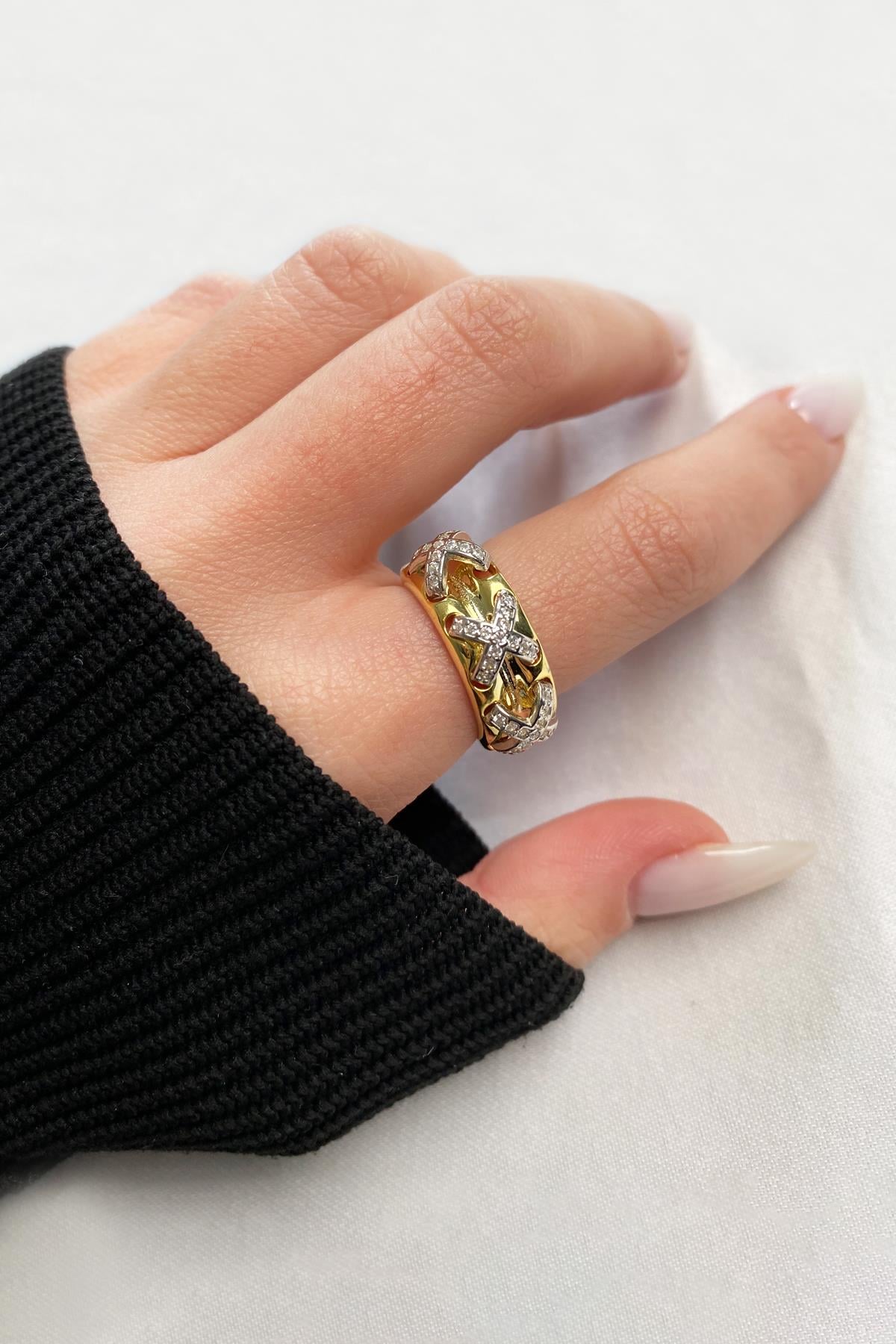 Elegant Xs Ring