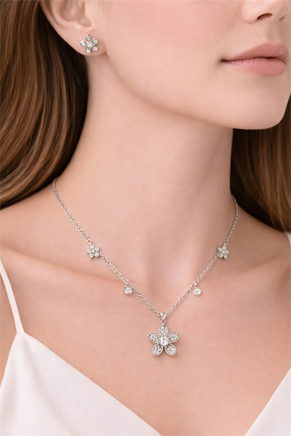 Çiçek Detaylı Çelik Takı Set