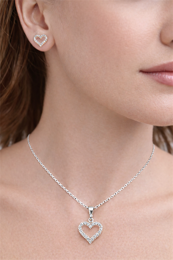 Kalp Detaylı Çelik Takı Set