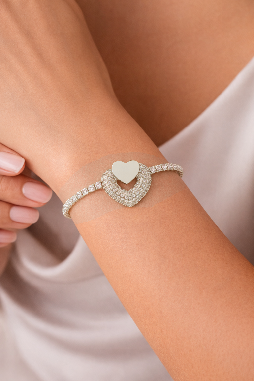 Çelik BileklikÇift Kalp Detaylı Çelik Bileklik