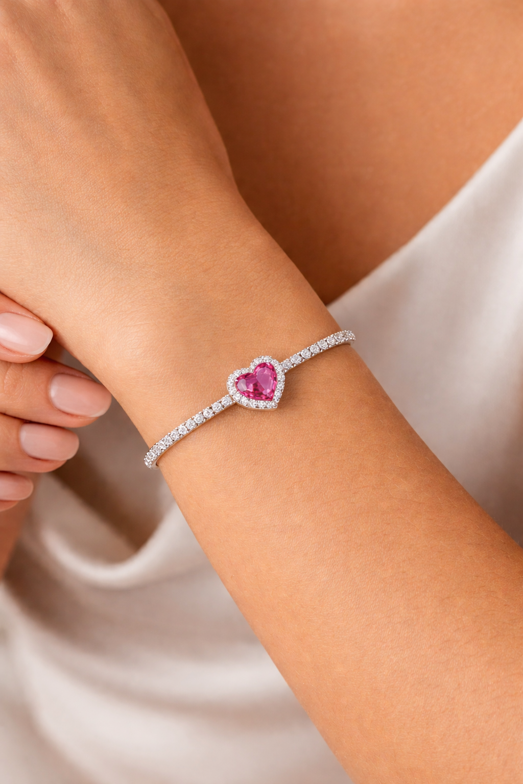 Çelik BileklikTek Taş Kalp Detaylı Su Yolu Çelik Bileklik