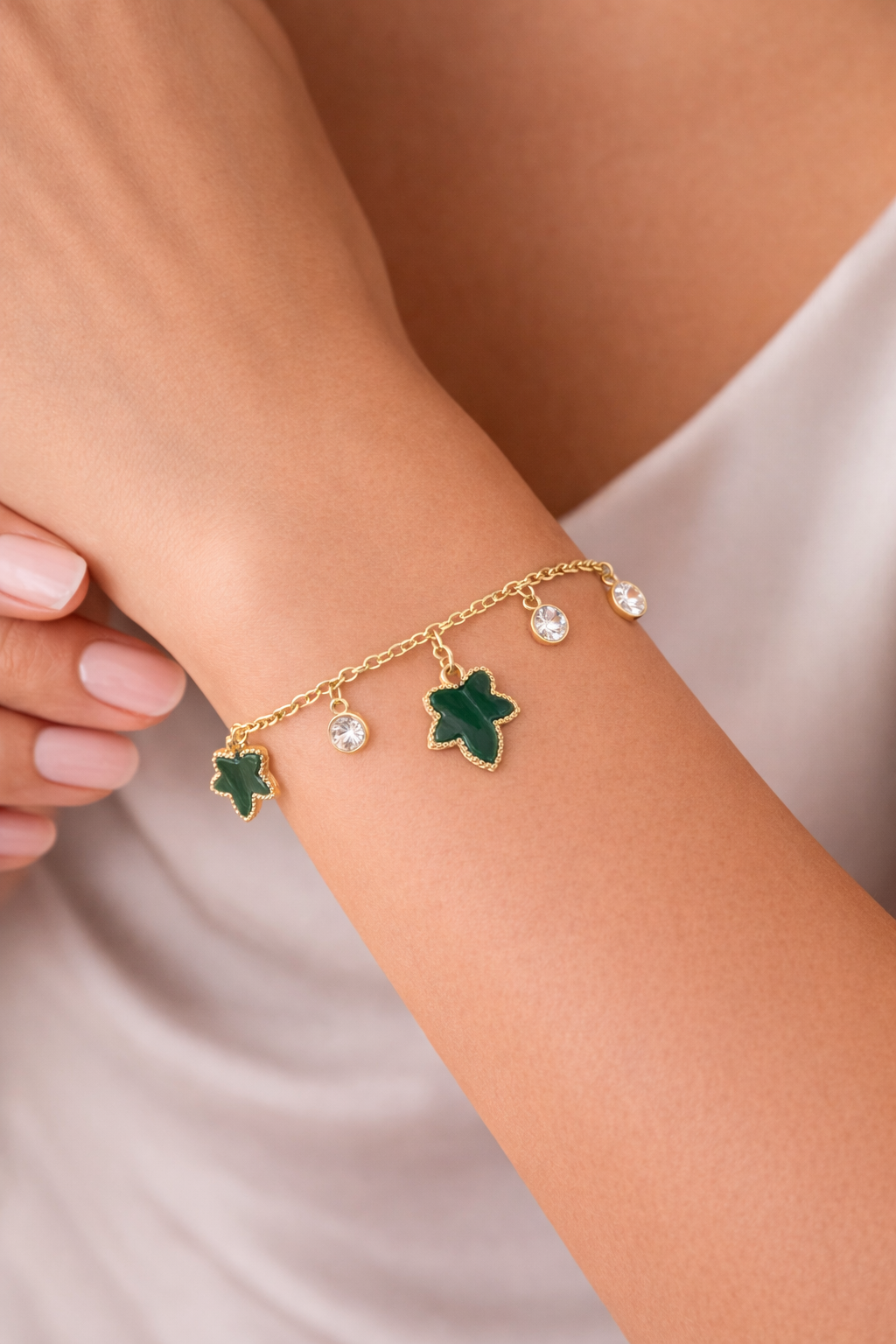 Çelik BileklikYaprak Detaylı Çelik Bileklik