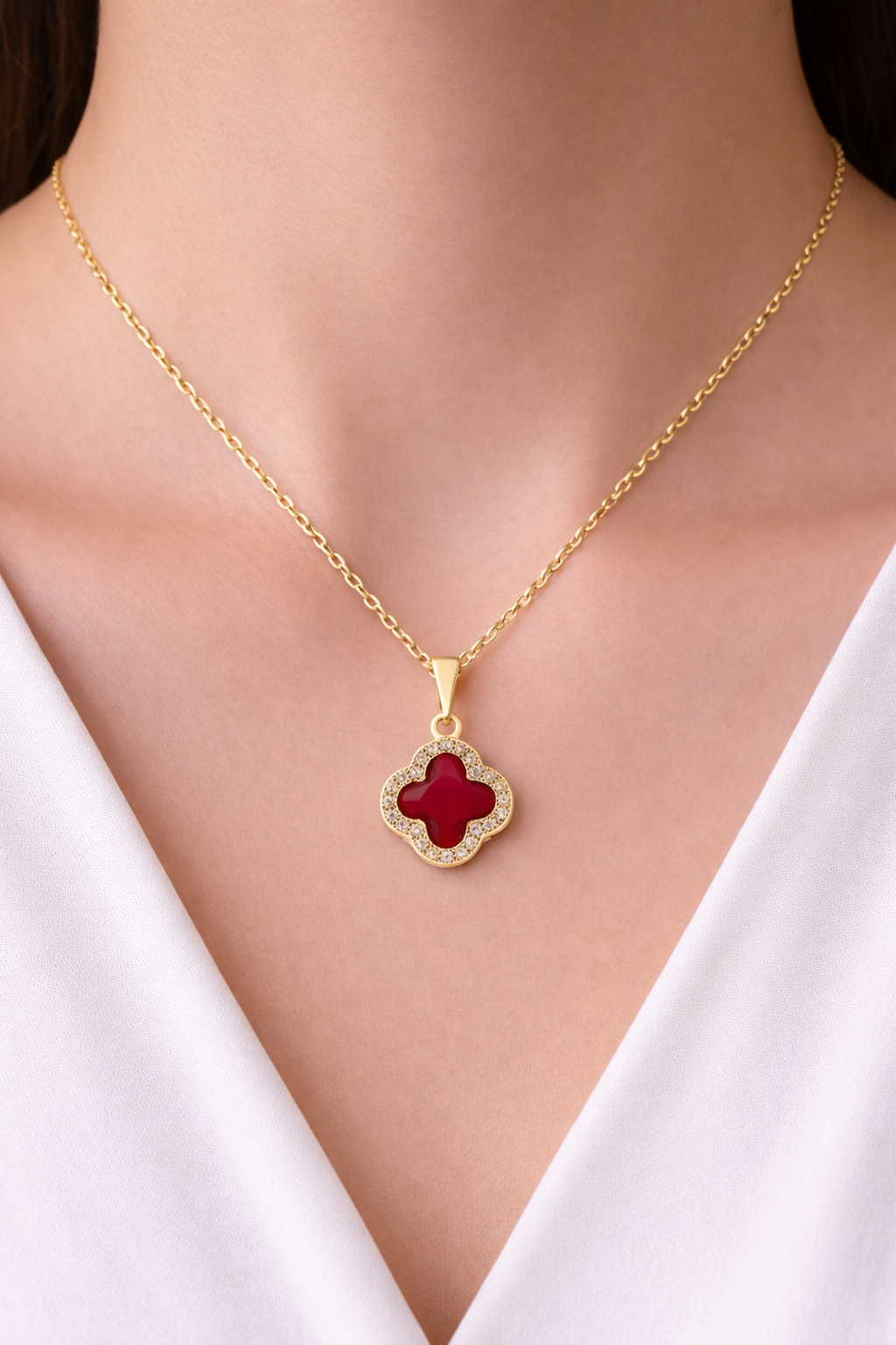 Çelik KolyeYonca Detaylı Çelik Kolye