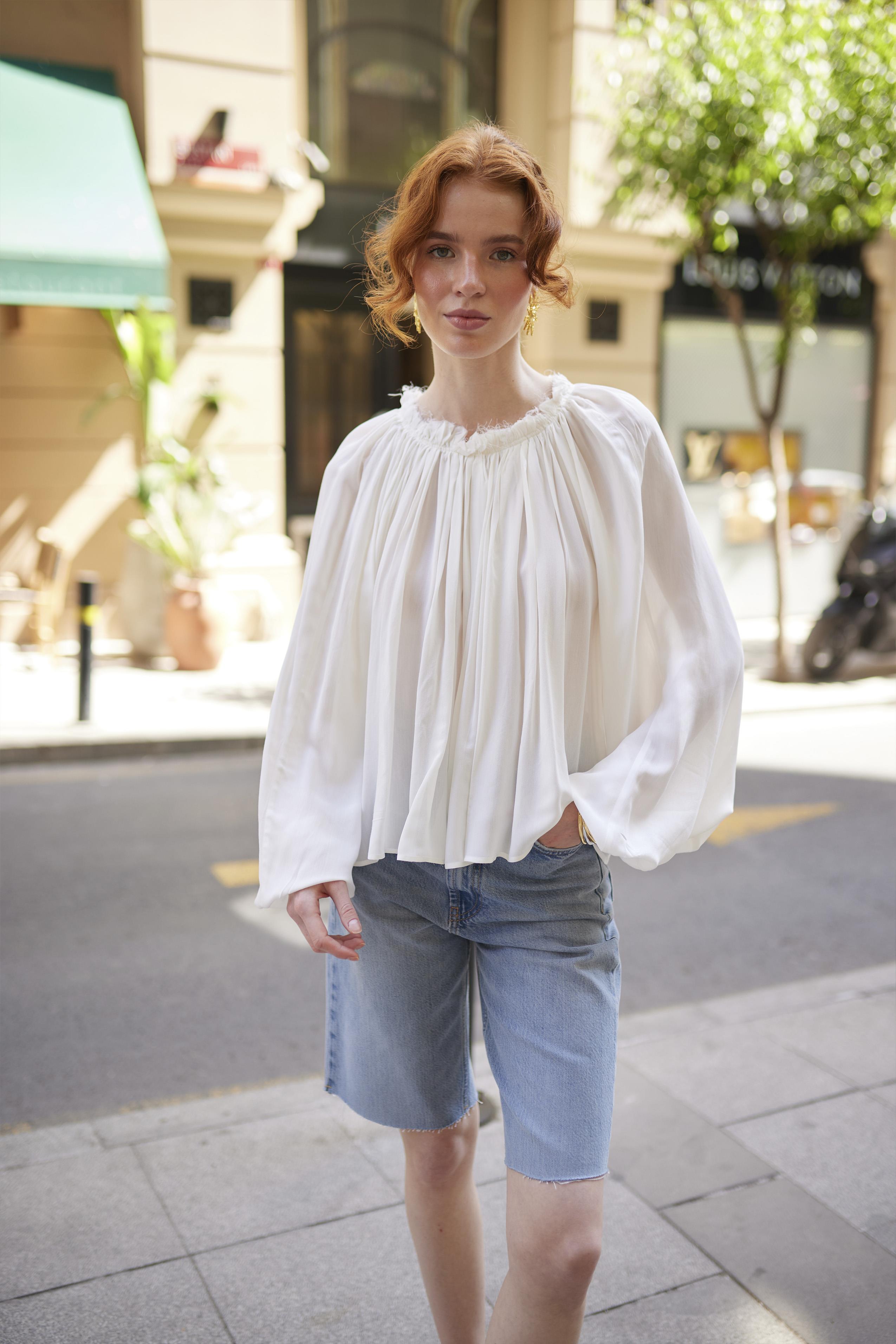 4959 YAKASI BÜZGÜLÜ BLUZ BEYAZ