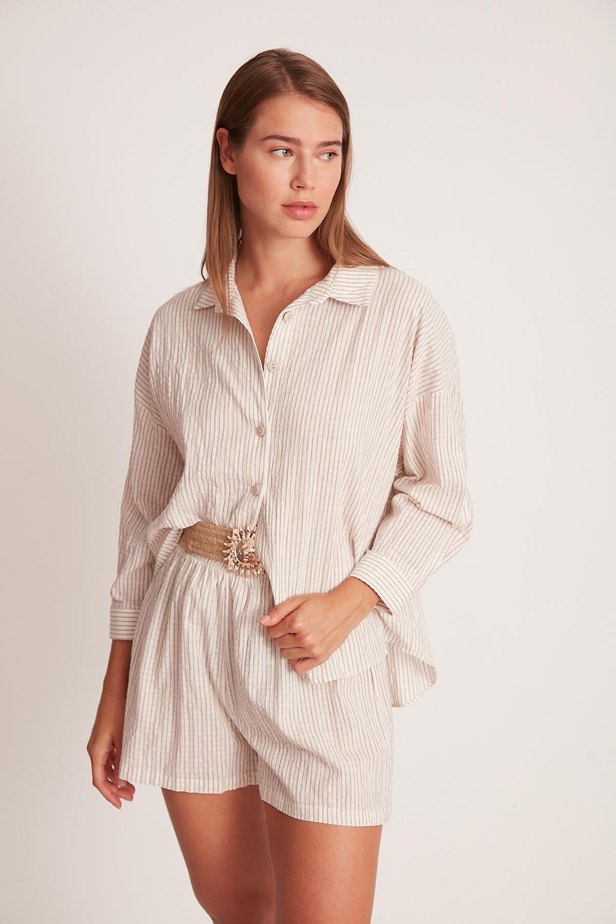 50885 KEMERLİ ŞORTLU TAKIM KAHVE