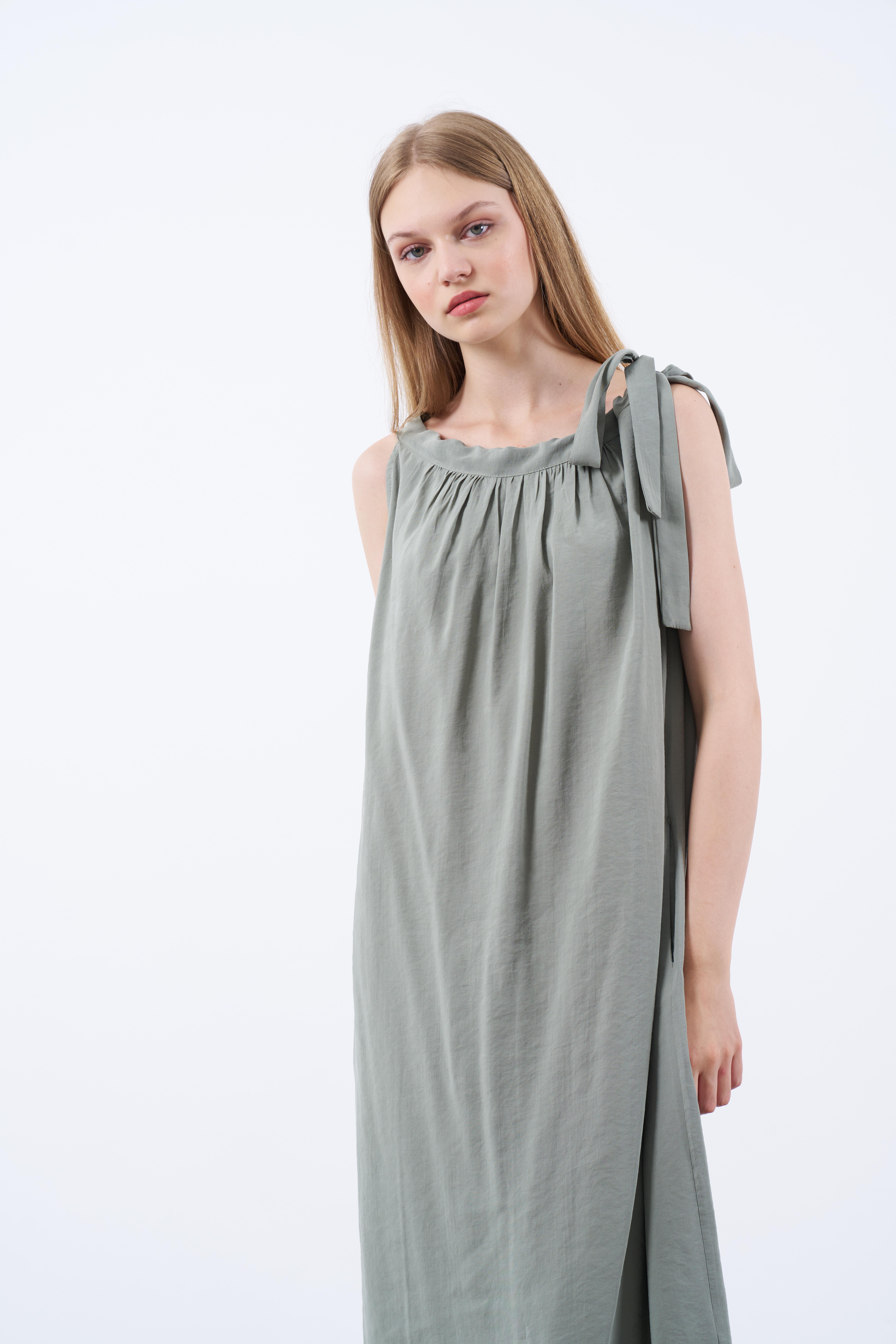 3213 OMUZDAN BAĞLAMALI ELBİSE ÇAĞLA YEŞİL