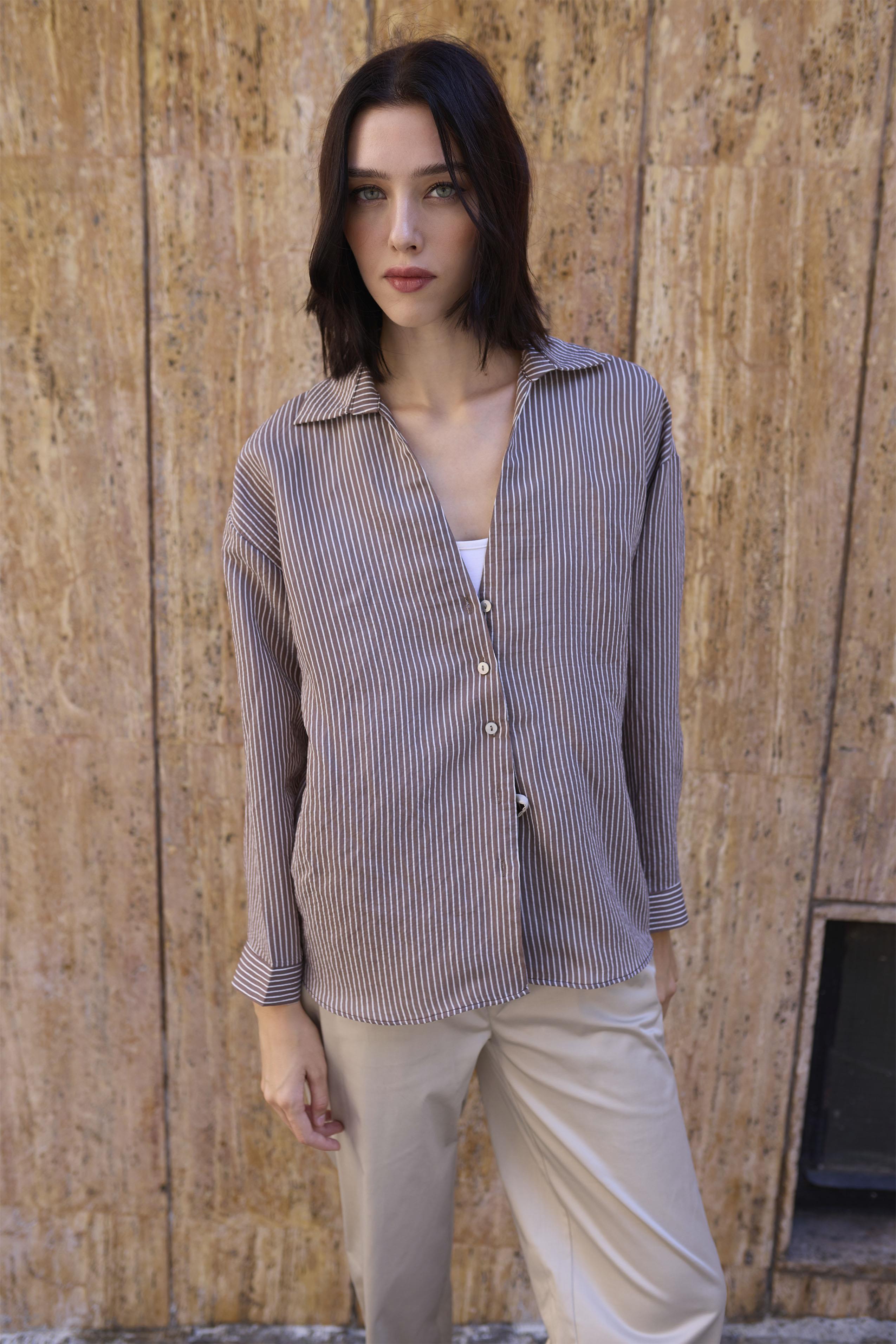 4906 ÇİZGİLİ GÖMLEK KAHVE